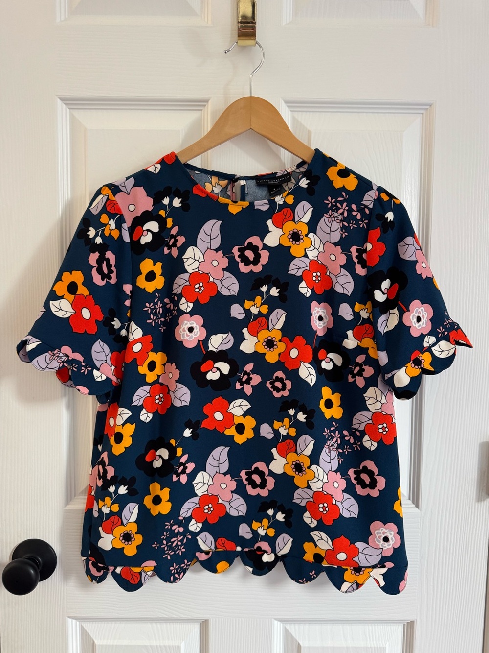 🤎Victoria Beckham for Target🤎 Floral Scallop Hem Shirt (S)